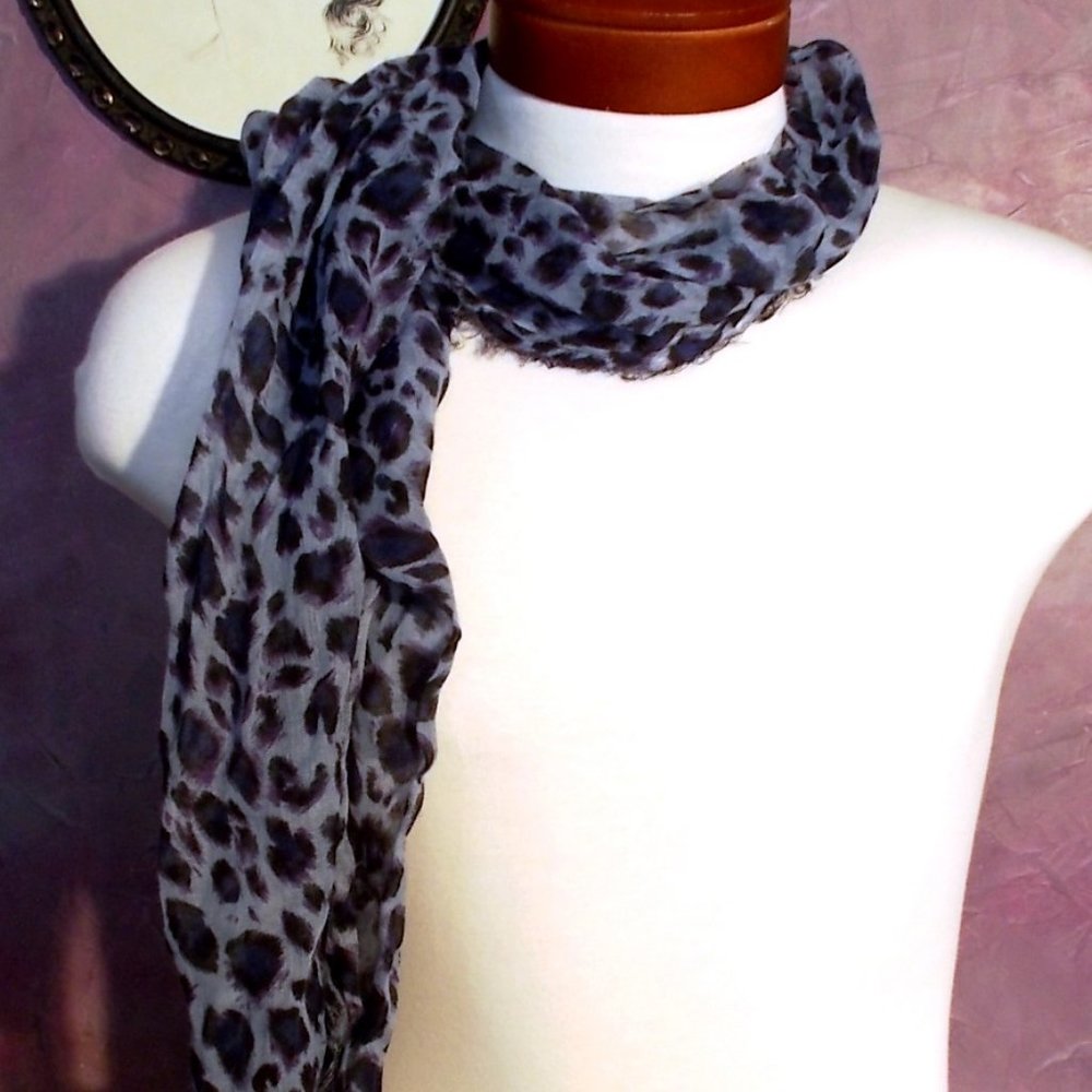 Lightweight Animal Print Scarf Blue Purple Black